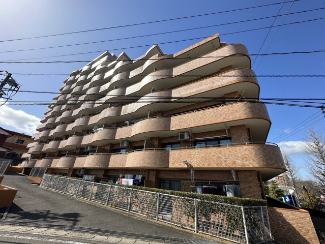 ネオハイツ多賀城の外観