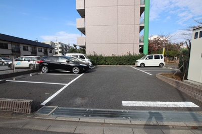 【空要確認】敷地内駐車場