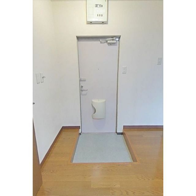 南陽ビル（住田町）の玄関