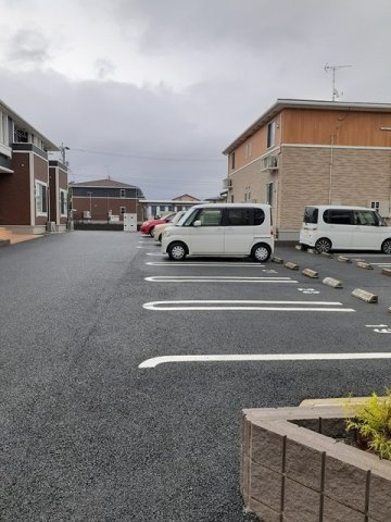 ノースリバーⅡ番館　Ｂの駐車場|駐車場があるので、車を買う予定の方も安心です