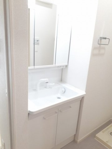 サウスゲートＢの洗面所|脱衣スペースもあります