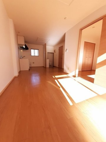 六田アパートＨＡＭＡＤＡの居間・リビング|使いやすいリビングです