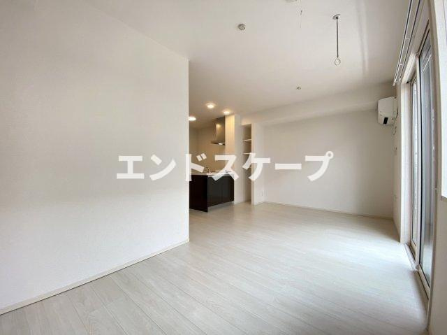 コンフォートレジデンス　Aの居間・リビング|高崎、前橋エリアのお部屋探しはエンドスケープまで！お客様の理想お聞かせ下さい♪