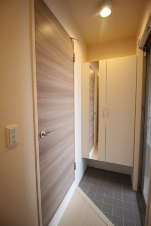 【玄関】Ｄ　ｍａｉｓｏｎ　西崎