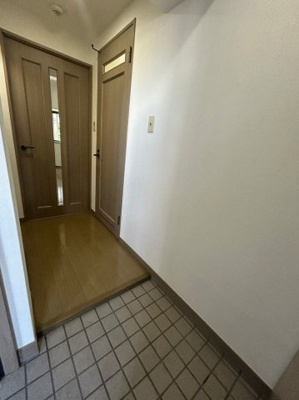 【玄関】 | 大産スカイマンション平尾 | 別号室の写真になります。現況優先。