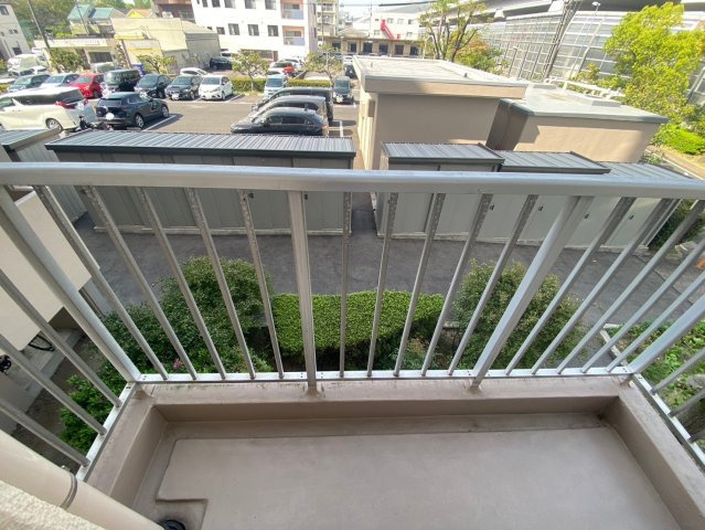 グリーンコーポ東一社A棟のバルコニー|気分転換に外の空気を吸いに出るのもいいですね♪