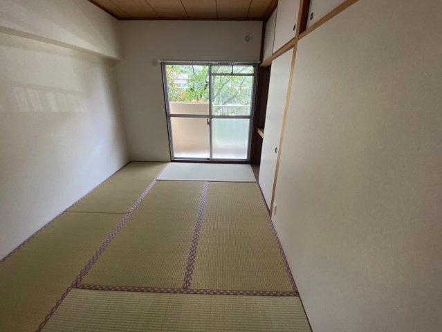 グリーンコーポ東一社A棟の和室|急な来客や小さいお子様のお昼寝部屋にもピッタリです！