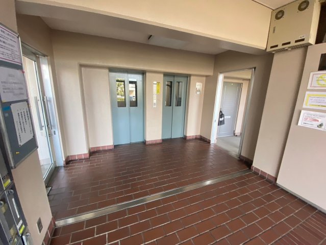 グリーンコーポ東一社A棟のその他共用部分|【エレベーター】
エレベーターが2基あるため混み合う時間帯も助かります！