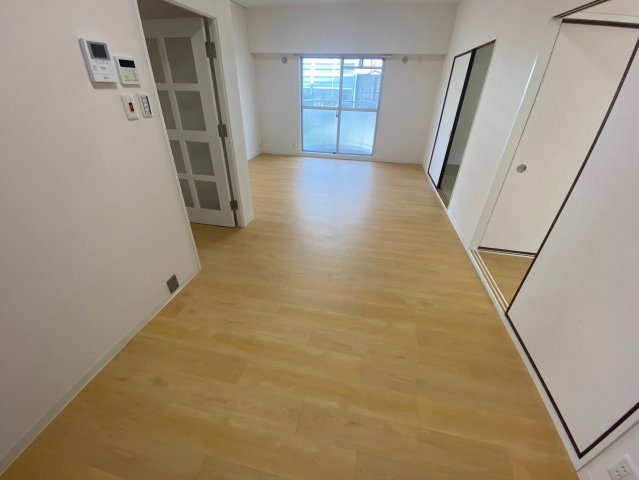 グリーンコーポ東一社A棟のダイニング|日中は明るく心地よい日差しを感じながら過ごせます♪