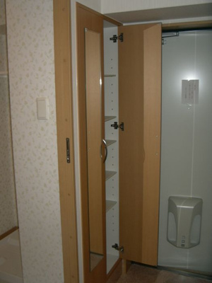 【玄関】 | ラファエル西新 | 別号室の写真になります。現況優先。