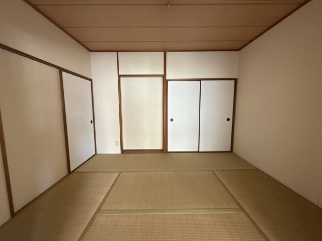 ロワイヤル北八代の子供部屋