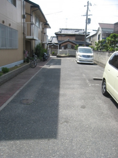 【駐車場】