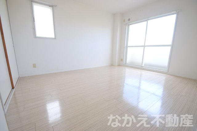 【寝室】 | 落ち着いた色調の寝室です