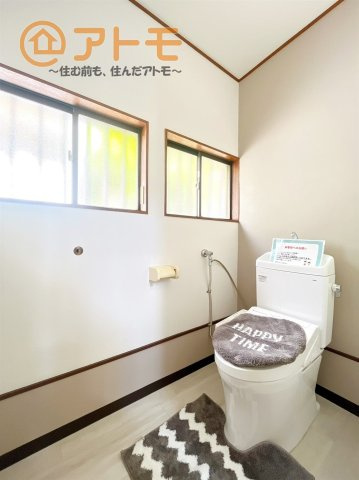【トイレ】 | 富士市岩本　中古戸建て　全1棟 | 年代を問わず使いやすい洗浄機能付きトイレ！