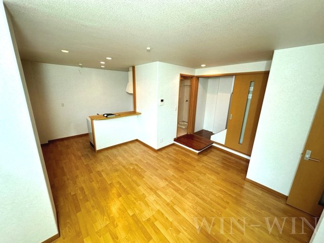 八通町賃貸住宅の居間・リビング
