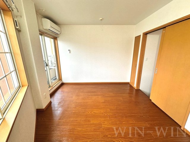 八通町賃貸住宅の洋室