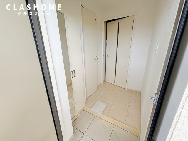 アパルトマン ドゥ ルミエール　　　刈谷市近郊の賃貸はクラスホームの玄関