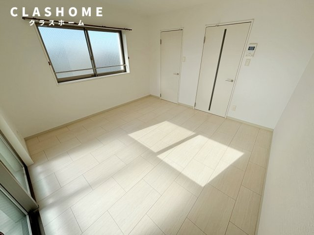 アパルトマン ドゥ ルミエール　　　刈谷市近郊の賃貸はクラスホームの居間・リビング