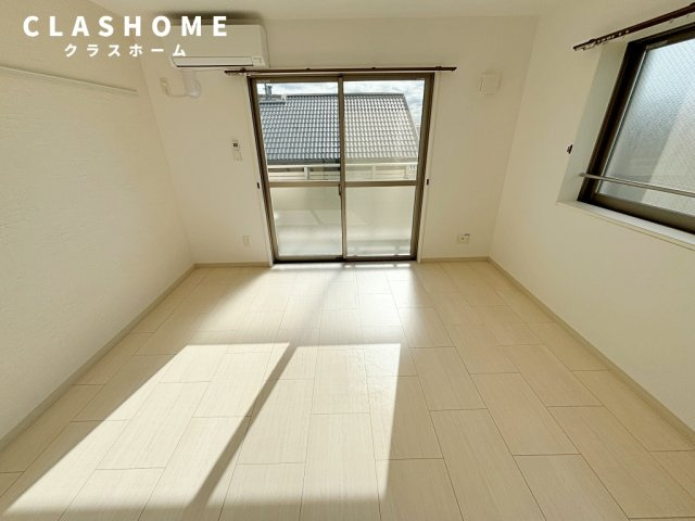 アパルトマン ドゥ ルミエール　　　刈谷市近郊の賃貸はクラスホームの居間・リビング