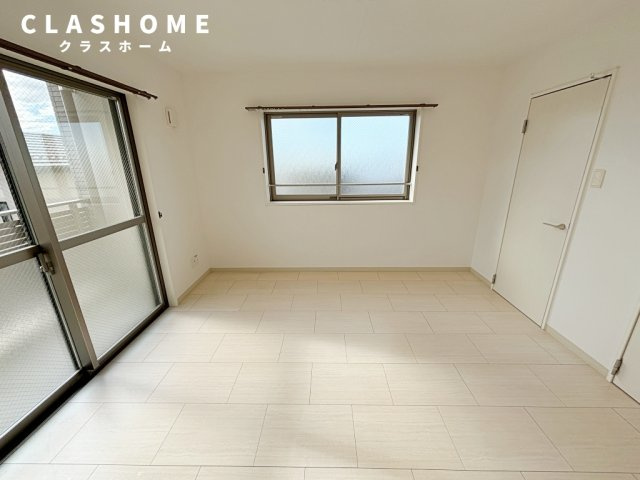 アパルトマン ドゥ ルミエール　　　刈谷市近郊の賃貸はクラスホームの居間・リビング