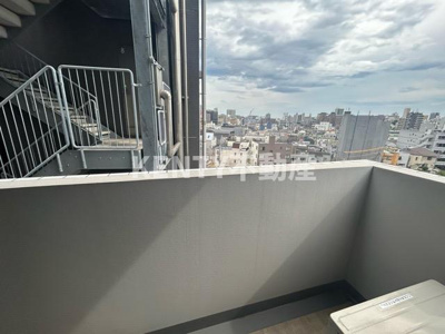 【バルコニー】 | ＡＬＴＥＲＮＡ北品川 | 暖かな日差しのふりそそぐバルコニー