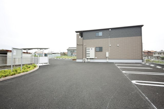 カーサ吉田の駐車場
