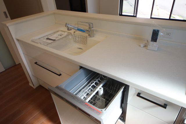 【キッチン】 | 《仲介手数料無料》大宮区三橋２丁目139-3(全1戸)新築一戸建て | 撮影日 2024年5月14日 14:30 晴れ