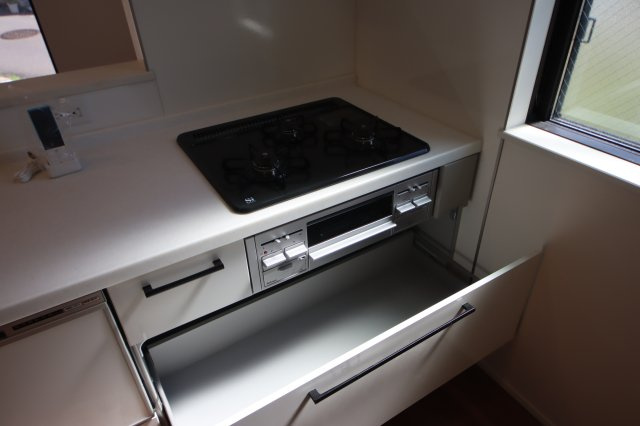 【キッチン】 | 《仲介手数料無料》大宮区三橋２丁目139-3(全1戸)新築一戸建て | 撮影日 2024年5月14日 14:30 晴れ