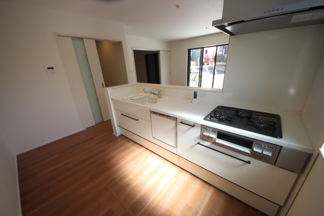 【キッチン】 | 《仲介手数料無料》大宮区三橋２丁目139-3(全1戸)新築一戸建て | 撮影日 2024年5月14日 14:30 晴れ