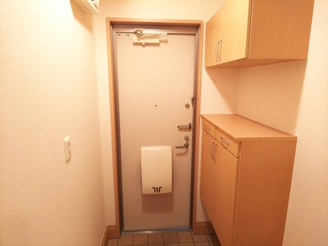 サニーコートB棟の玄関