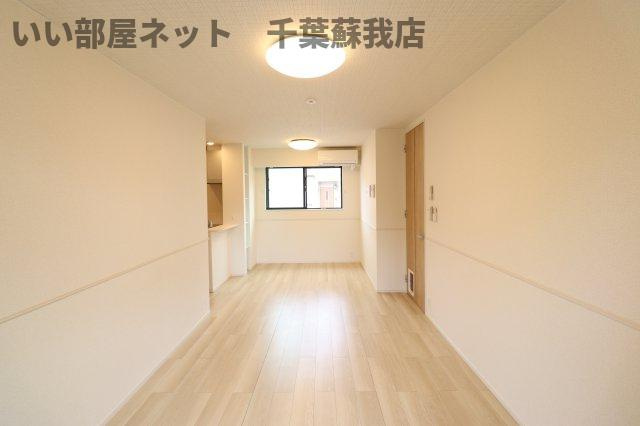 モンレーヴAの居間・リビング|こちらのリビングで趣味の時間をお楽しみください