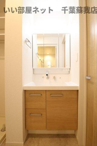 モンレーヴAの洗面所|朝の準備に活躍する、洗髪洗面化粧台！