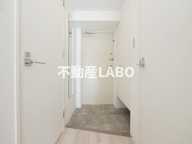 セレニテ福島プリエの玄関