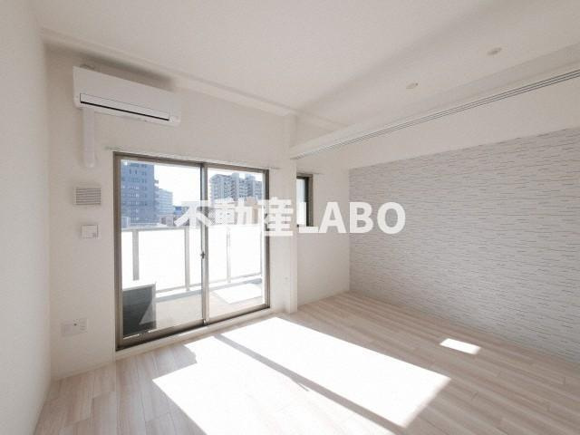 セレニテ福島プリエの居間・リビング