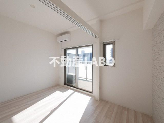 セレニテ福島プリエの洋室