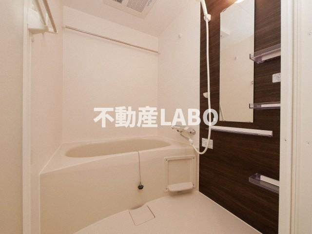 セレニテ福島プリエの浴室