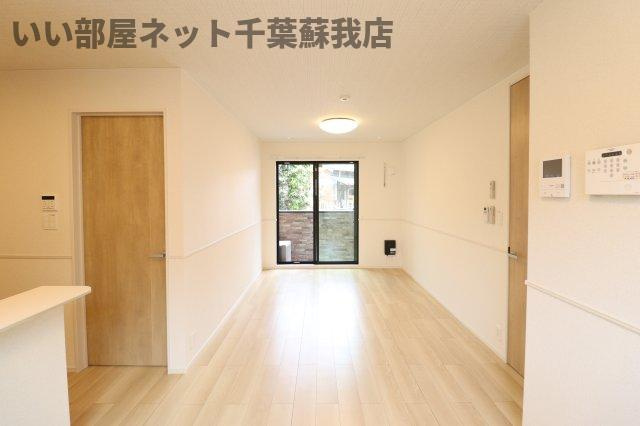 モンレーヴＡの居間・リビング|使いやすい居間です