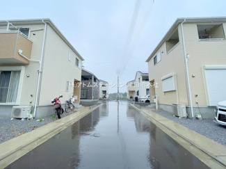 【前面道路含む現地写真】