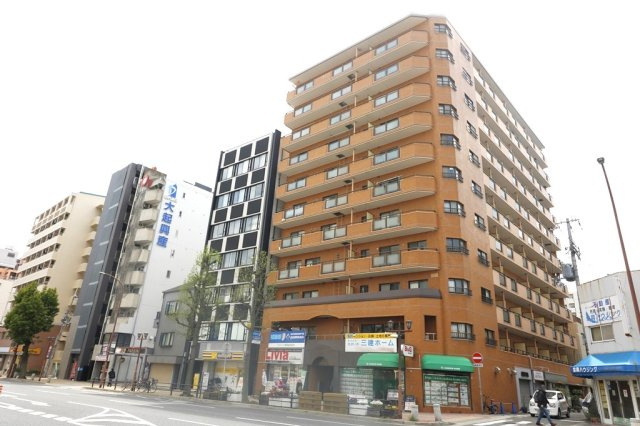 朝日プラザ湊川の外観|落ち着いた雰囲気の外観です