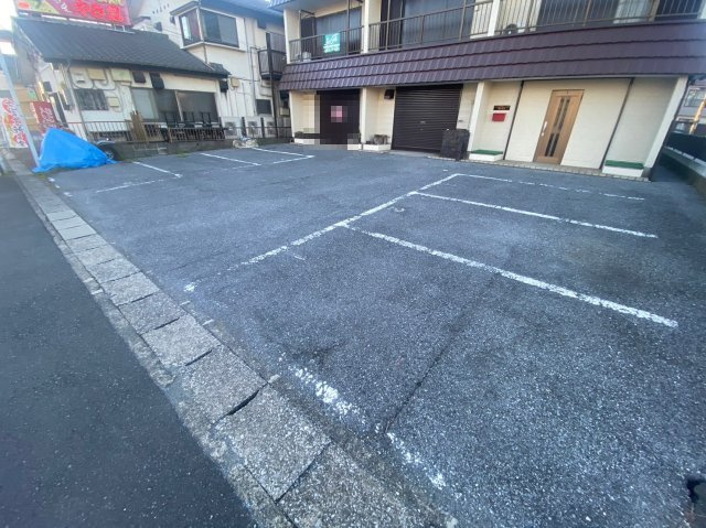【駐車場】