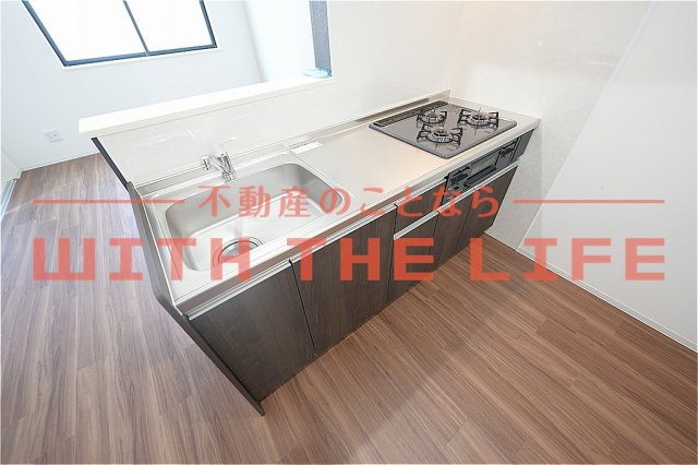 エスペリアスクエア鳥栖【キャッシュバック対象】のキッチン|コンパクトなキッチンで掃除もラクラク