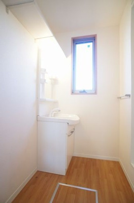 【洗面所】 | グレースコートＢ | スペースが確保できる洗面所です