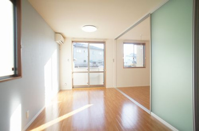 【洋室】 | グレースコートＢ | 広々とした洋室です