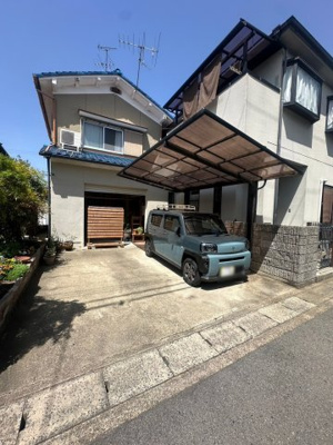 【前面道路含む現地写真】 | 広野町宮谷　中古戸建 | 大人数のご家族様にピッタリな駐車2台可能な7SLDKのお住まいです♪