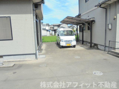 【駐車場】 | ネオウェーブ西深津 | ※写真は別棟です