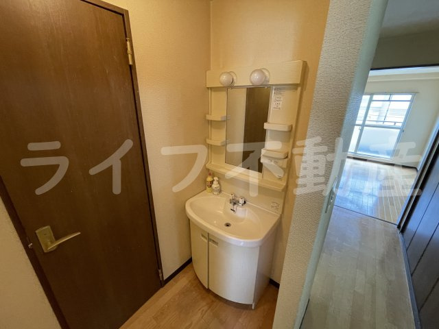 ディアハイム鴻池の独立洗面台|朝の身支度には欠かせない独立洗面化粧台