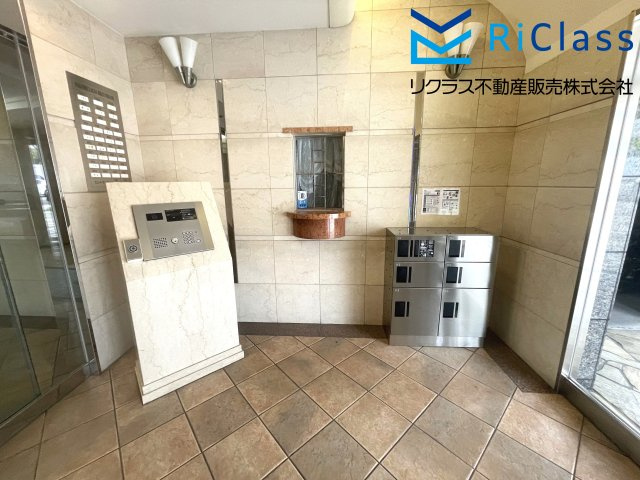 ワコーレラグナ離宮南のエントランス|オートロックです