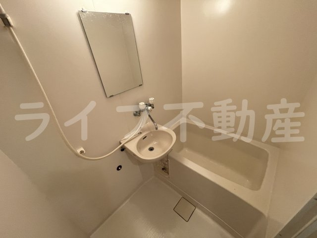 ディアハイム鴻池の浴室|落ち着いた空間のお風呂です