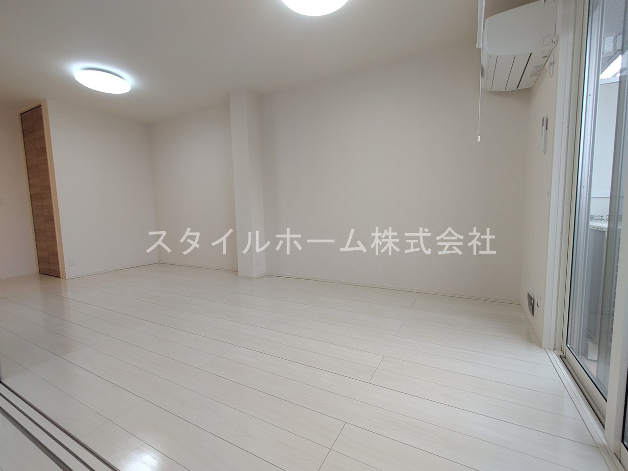 ＲＥＶＥ　Ｂの居間・リビング