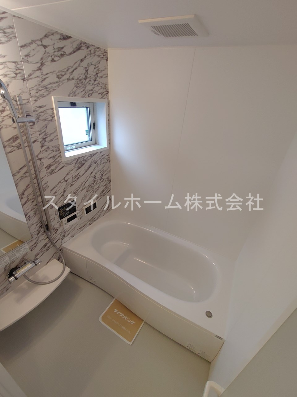 ＲＥＶＥ　Ｂの浴室